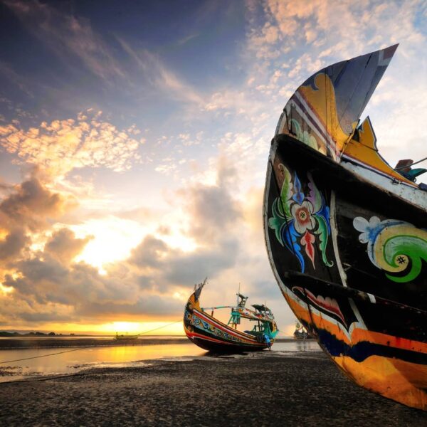Hayuk, agendakan memancing asik di Pantai Grajagan! Antara bulan sepuluh sampai ...