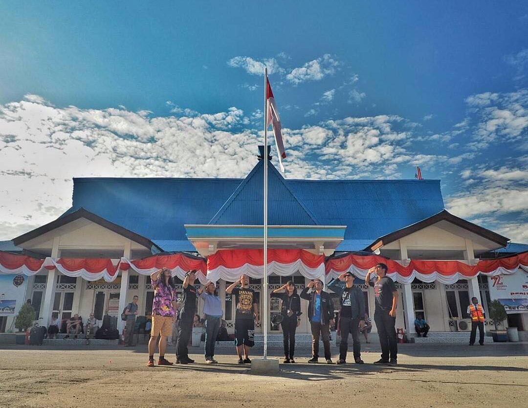 Selamat pagi, selamat hari senin, jangan lupa Upacara ya hari ini  #explorealor ...