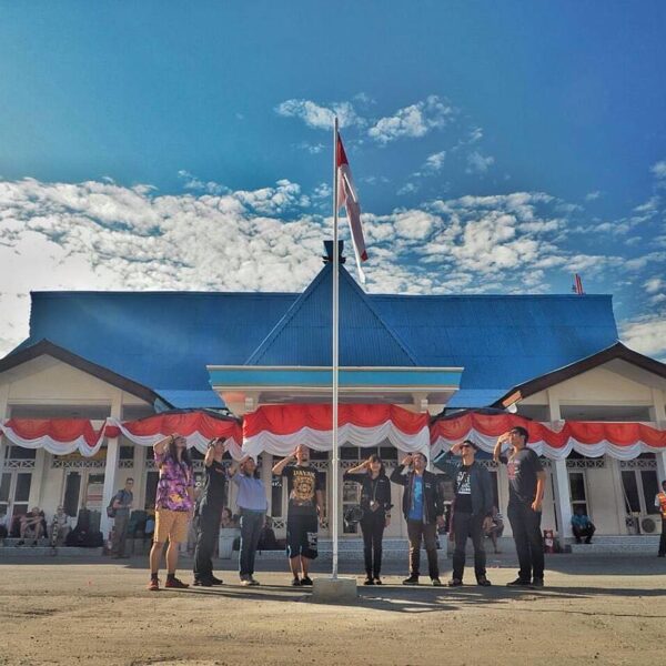 Selamat pagi, selamat hari senin, jangan lupa Upacara ya hari ini  #explorealor ...