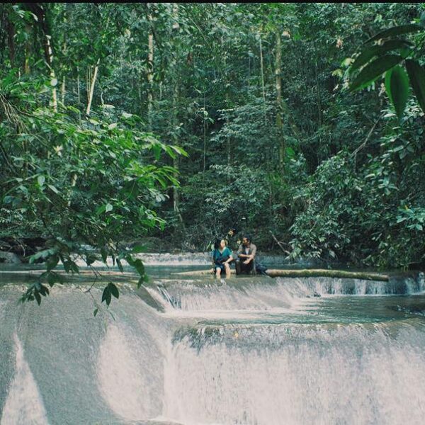 "Labu jua ada hati" It means Mollucans may seem harsh, but they have a soft hear...