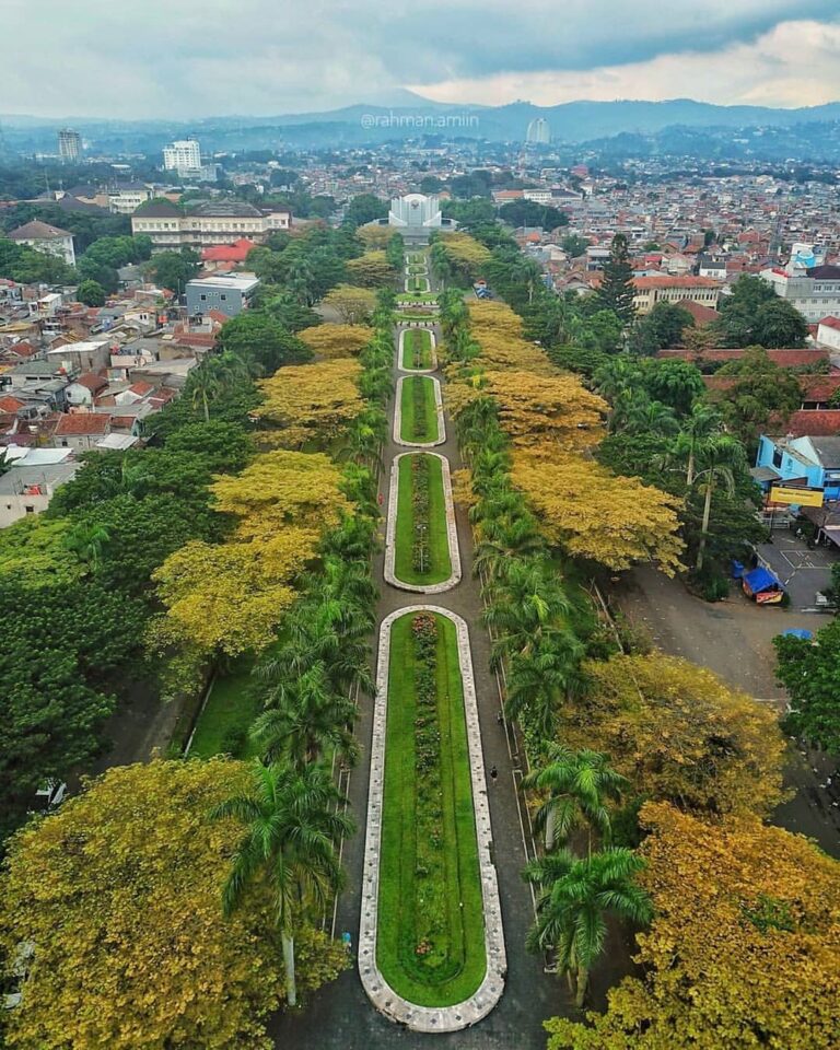 A beautiful aerial shot of “Monumen Pancasila” to “Gedung Sate” area taken by  ....