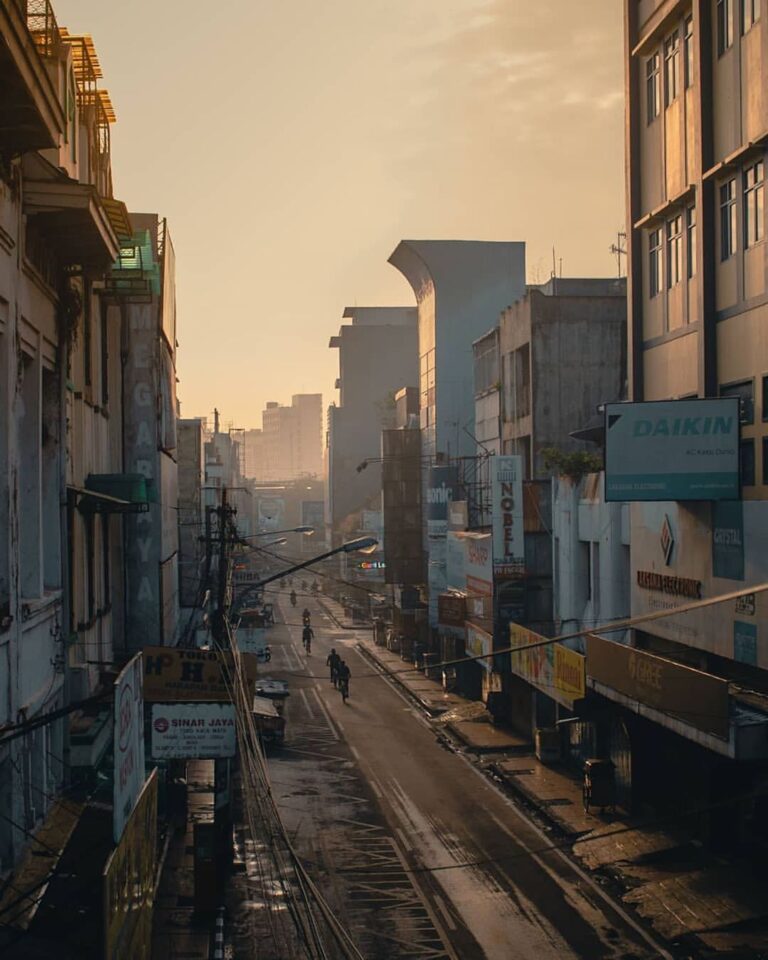 An unusually quiet afternoon in Bandung. Some say it’s a bit creepy, yet some sa...