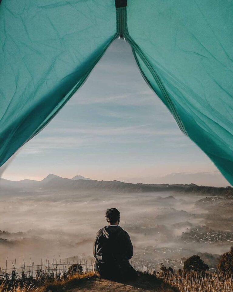 As the mist covers up the hall in silence, one is to meditate for guidance.
Phot...