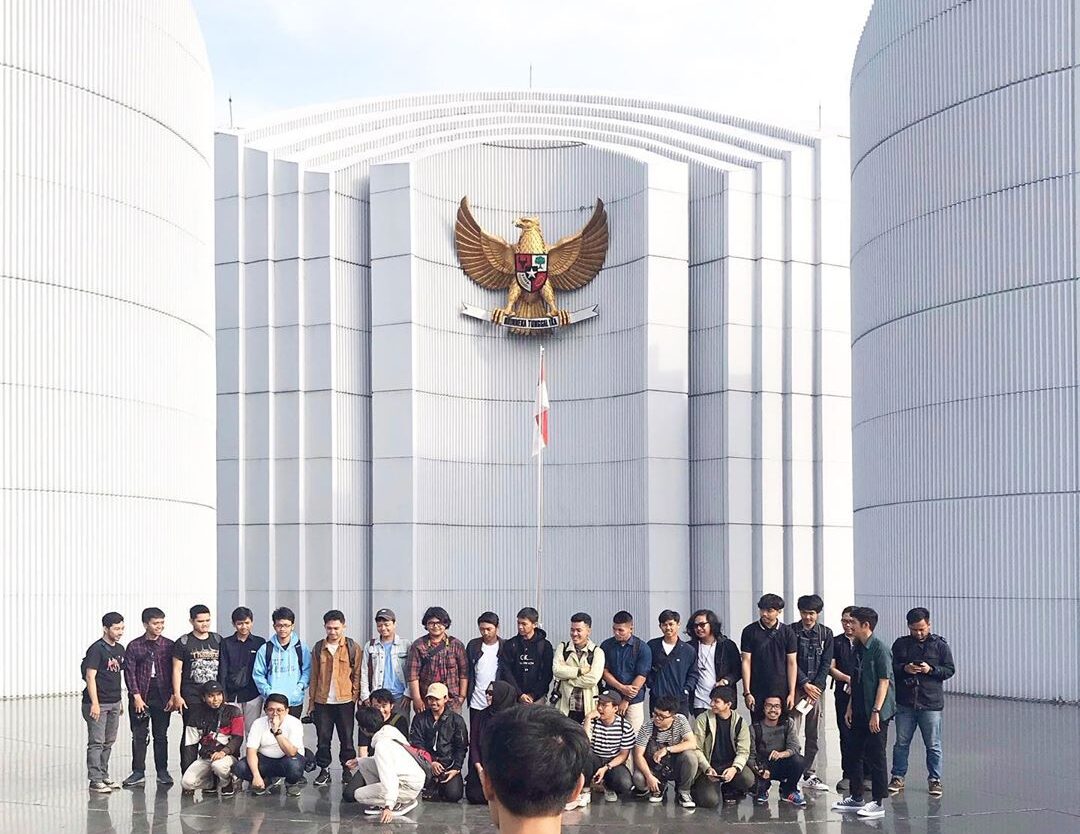 Jika pemuda berarti perjuangan, maka semangat perjuangan adalah tunasnya. Selama...