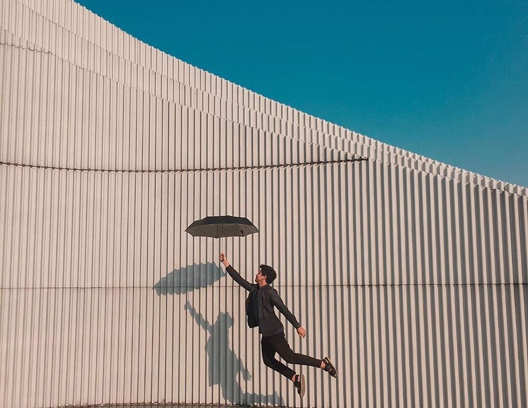 Let the wind brings you up and the hope fly above the sky.
Photo by 
#exploreban...