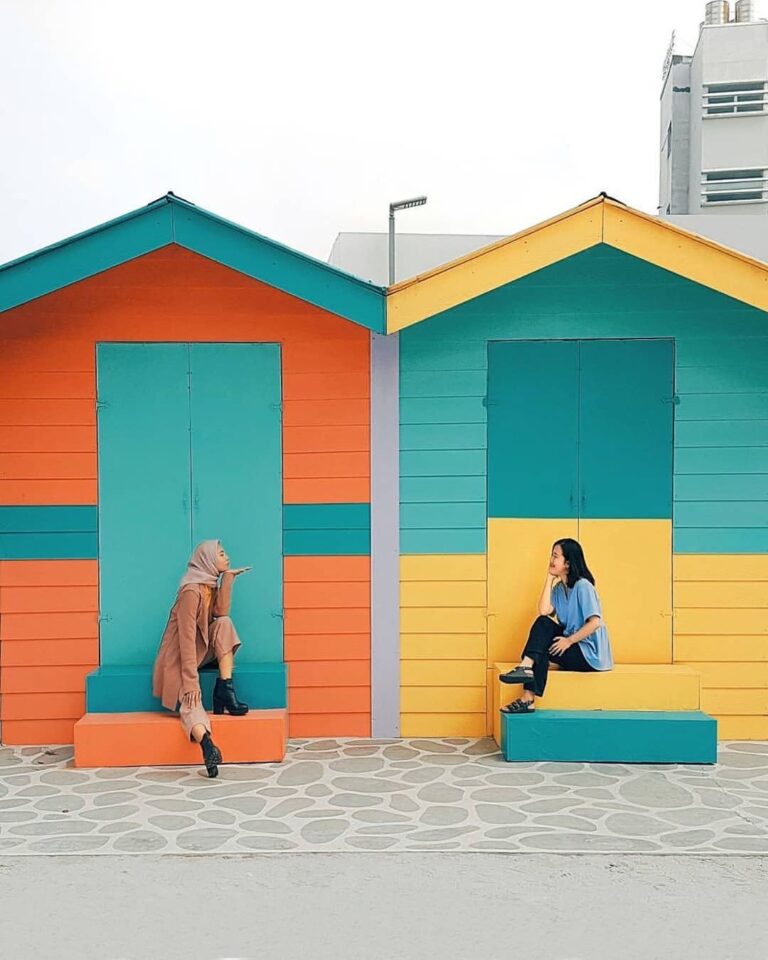No matter what color you are. You only need to talking each other to make it col...