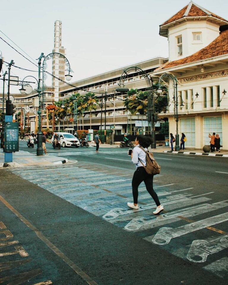 The dream can be a reality if you wake up and chase it.
Photo by  
#explorebandu...