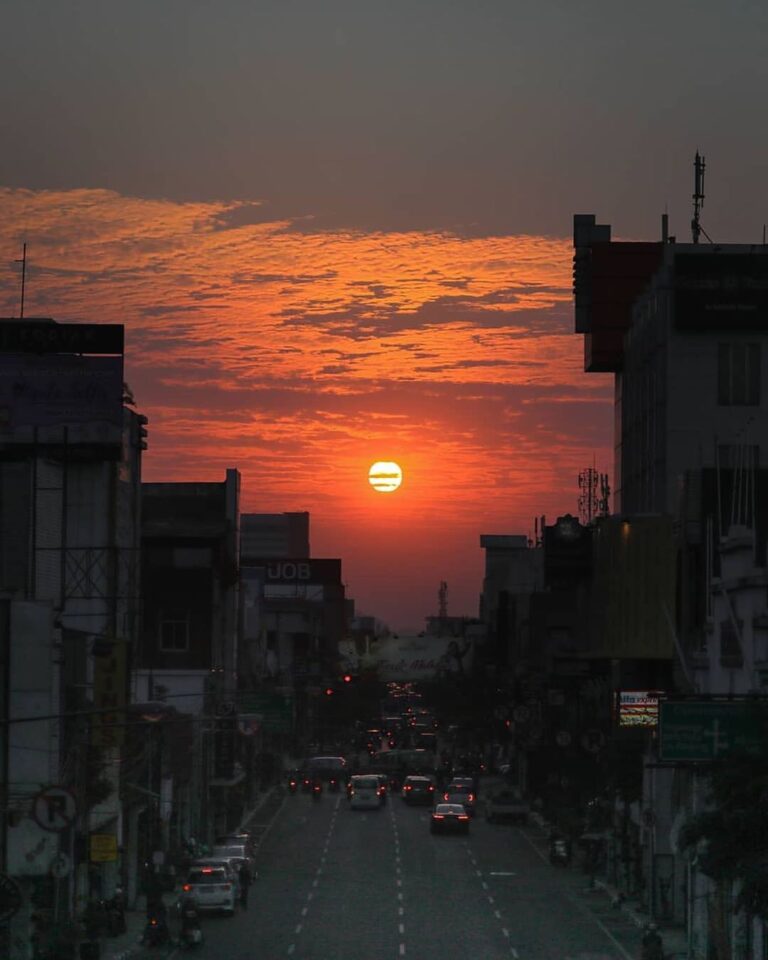 The red sun is a sign for us to get home with a quite evening sphere.
Photo by  ...
