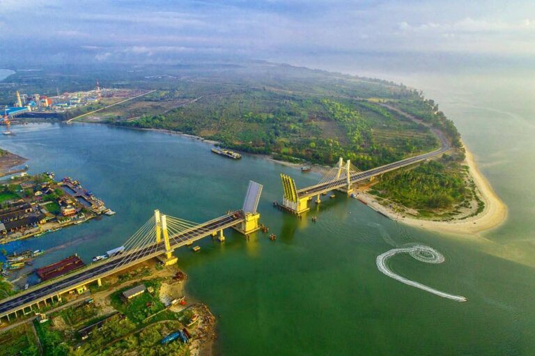 Bird Eye View.
Location : Jembatan EMAS, Bangka Island, Kepulauan Bangka Belitun...