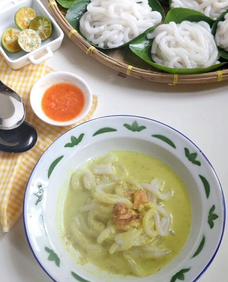 Jika Palembang punya Laksa, Bangka punya Lakso. Walaupun nama dan tampilan makan...