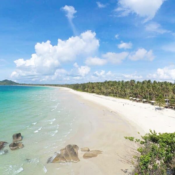 Jika kamu berada di Pulau Bangka atau sedang berlibur di Pulau Bangka dalam wakt...
