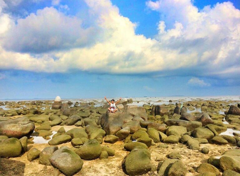 Location : Batu Tambun, Celagen, Lepar Pongok, Kabupaten Bangka Selatan, Bangka ...