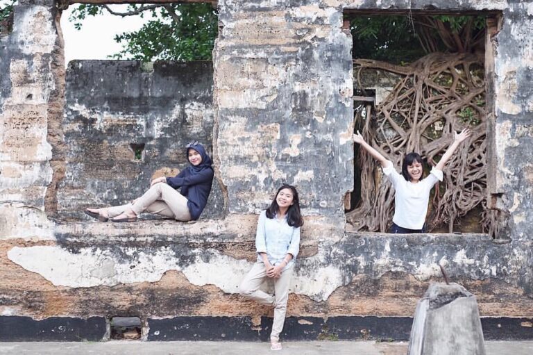 Location : Benteng Toboali, Kabupaten Bangka Selatan, Bangka Island, Indonesia.
...