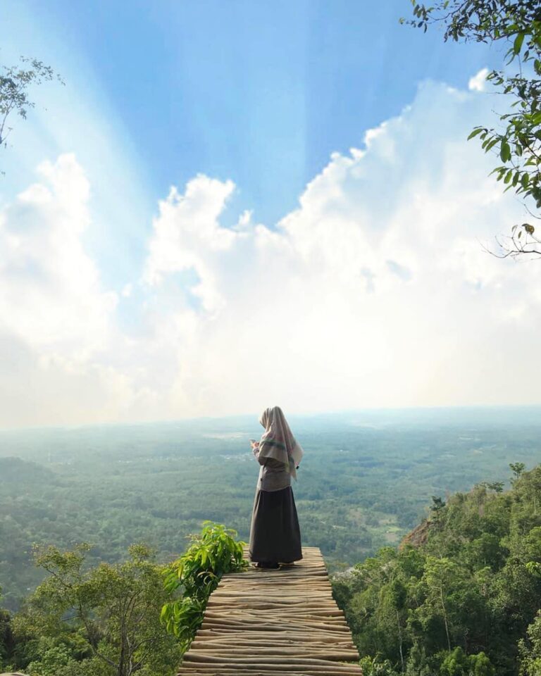 Location: Bukit Batu Berambai, Desa Teru, Simpang Katis, Kabupaten Bangka Tengah...