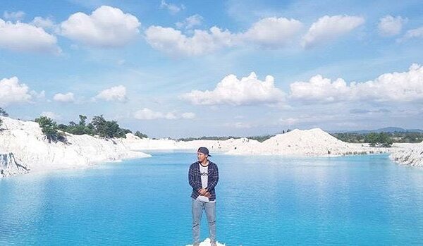 Location : Danau Kaolin - bekas penambangan timah, Kelurahan Air Bara, Kecamatan...