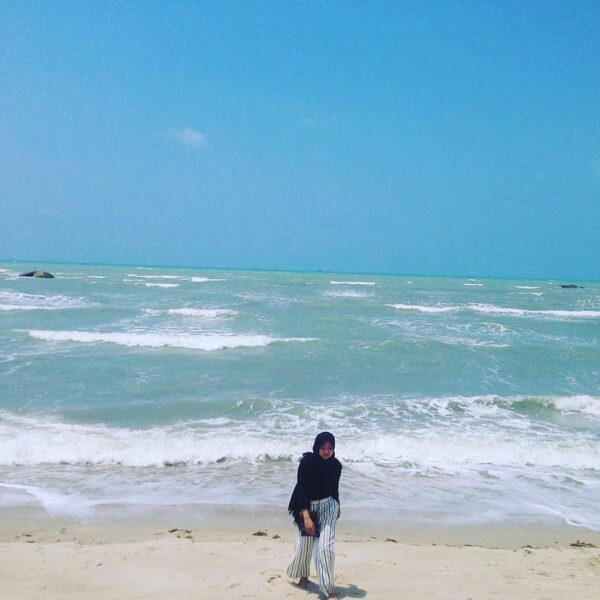 Location : Pantai Indah Batu Bedaun, Sungailiat, Kabupaten Bangka, Bangka Island...