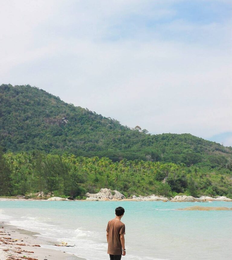 Location : Pantai Mang Kalok, Sungailiat, Kabupaten Bangka, Bangka Island, Kepul...