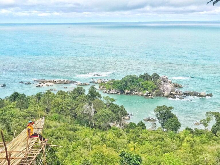 Location : Pantai Pala, Teluk Limau, Kecamatan Parittiga, Kabupaten Bangka Barat...