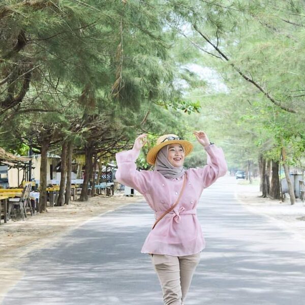 Location : Pantai Pasir Padi, Pangkalpinang, Bangka Island, Indonesia.

Photo by...