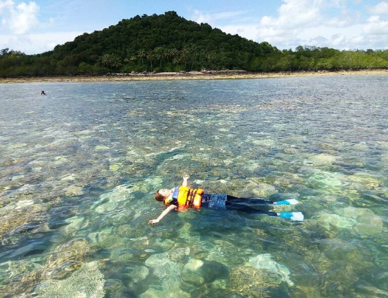 Location : Pulau Kelapan, Lepar Pongok, Kabupaten Bangka Selatan, Bangka Island,...
