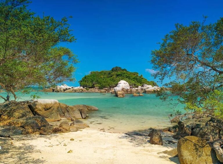Location : Pulau Mentigi, Belinyu, Kabupaten Bangka, Bangka Island, Kepulauan Ba...