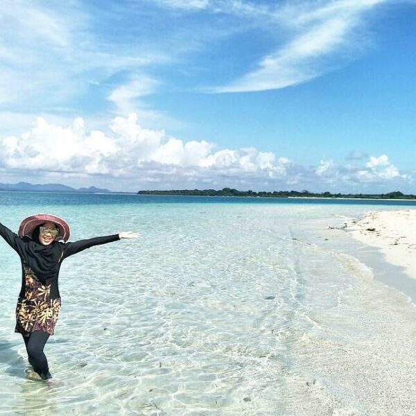 Location : Pulau Semujur, Kabupaten Bangka Tengah, Bangka Island, Indonesia.

Ph...