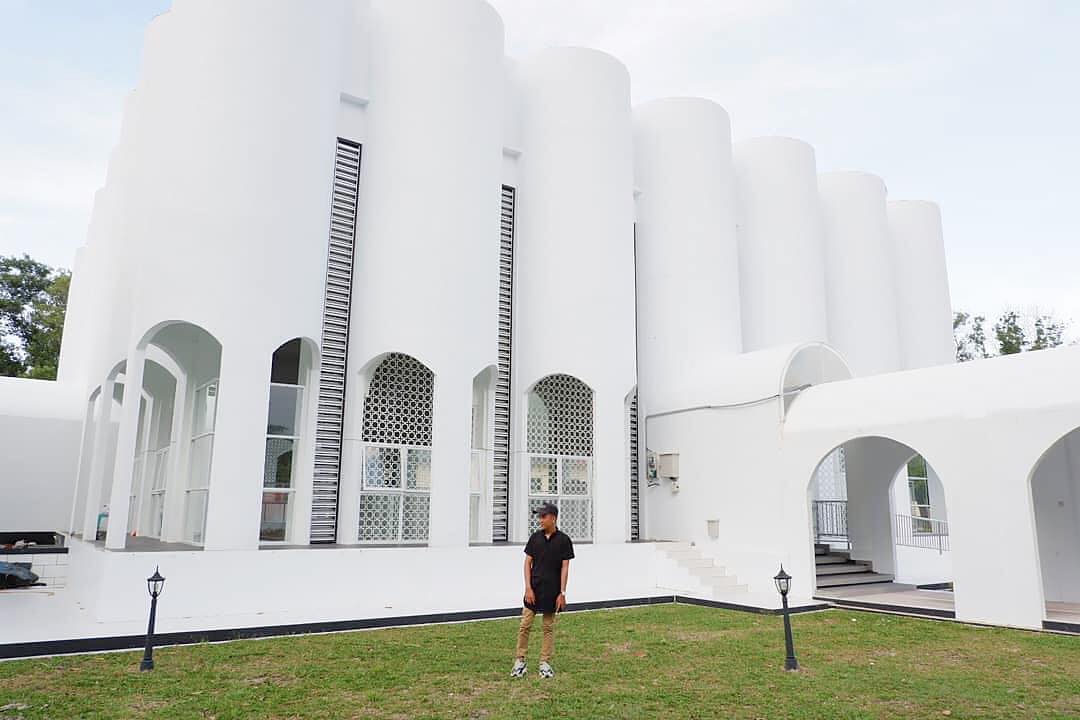 Masjid At-Taqwa yang berlokasi di lingkungan Polda Bangka Belitung diresmikan pa...