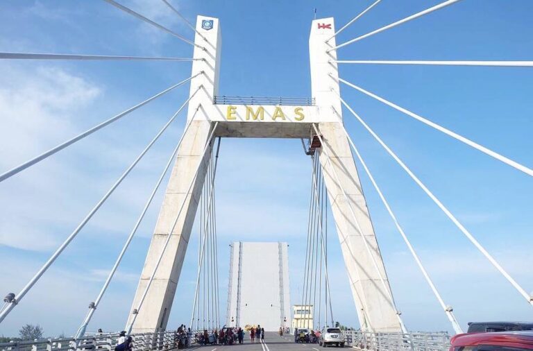 One Point Perspective. 
Location : Jembatan EMAS, Bangka Island, Kepulauan Bangk...