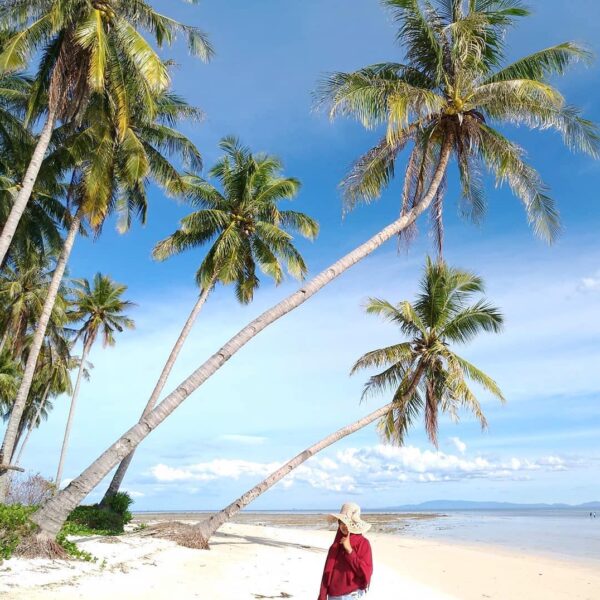 Pulau Bangka memiliki banyak pulau yang menarik untuk disinggahi. Salah satunya ...