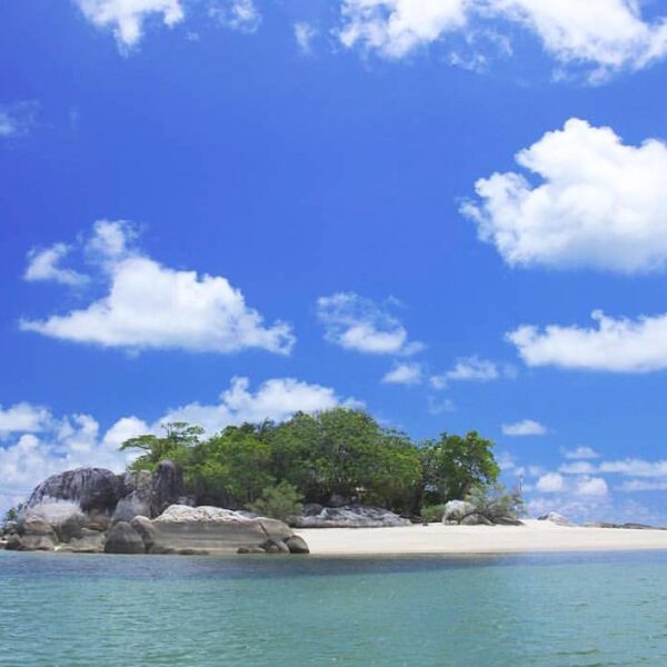 Pulau Putri adalah salah satu pulau terbaik di Pulau Bangka. Lokasinya berada di...