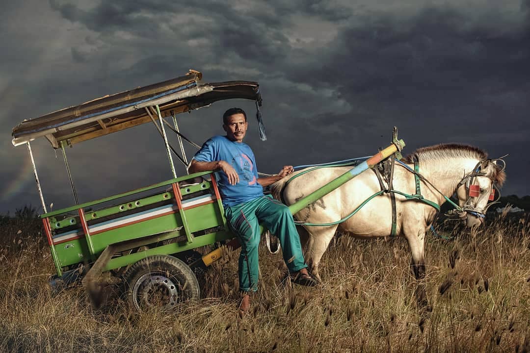 Photo today by  
Benhur merupakan kendaraan berkuda tradisional masyarakat Bima....