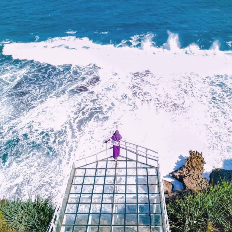 Jalan-jalan ke Gunungkidul nya udah sampe sini belum Lur?

#explorejogja photo t...