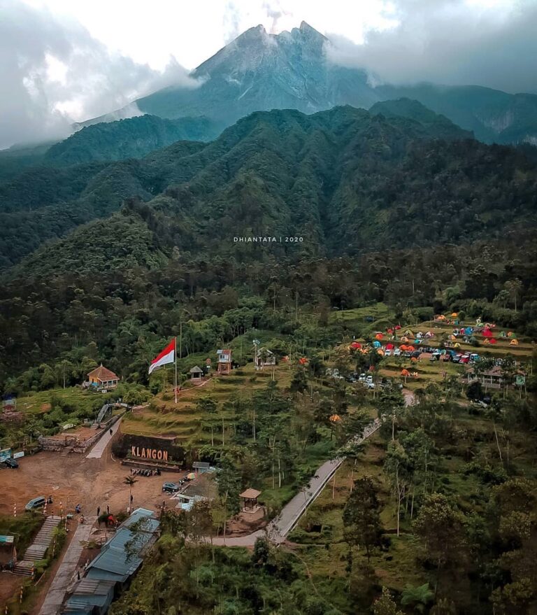 Jasa pahlawan, jasa penuh kenangan. Jasa yang tak akan mampu dibeli dengan Uang....
