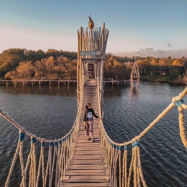 Kamu udah pernah ke sini belum?

#explorejogja photo today by  taken at Hutan Ma...