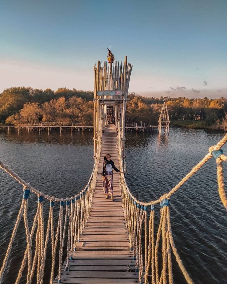 Kamu udah pernah ke sini belum?

#explorejogja photo today by  taken at Hutan Ma...