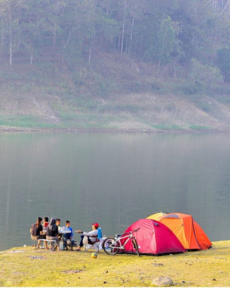 Kapan nih terakhir kali kamu camping dengan teman-temanmu? Tag teman kamu yang p...