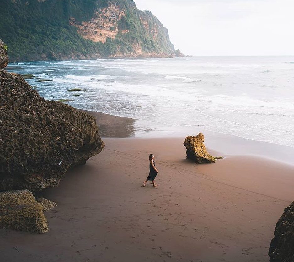 Lama ya ga main ke pantai 

#explorejogja photo today by  taken around Pantai Pa...