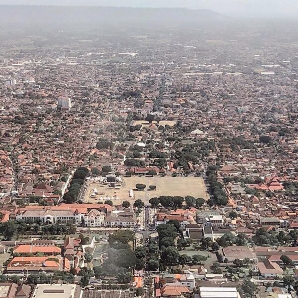 Rumahmu yang mana Lur?

Rumahku ya Jogja 

#explorejogja photo today by ...