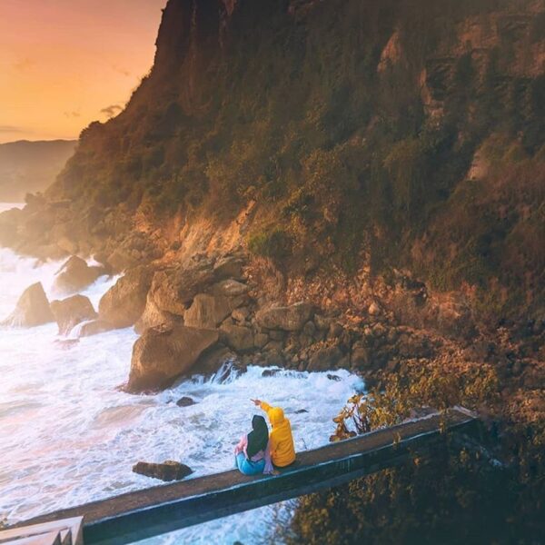 Tag temen atau gebetanmu yang mau diajak ke sini guys!

#explorejogja photo toda...