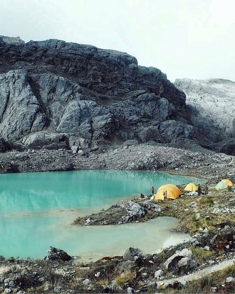 Baju #ExplorePapua SEGERA!!!
Setelah 10 K Followers.
Photo By 
: Danau Idenberg,...