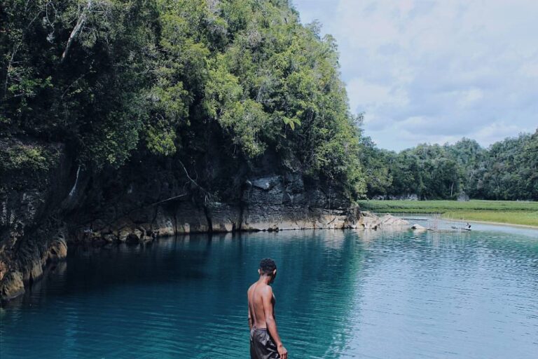 ExplorePapua Papua Photo Today By  Taken At Danau Uter,  Aitinyo Kabupaten Maybr...