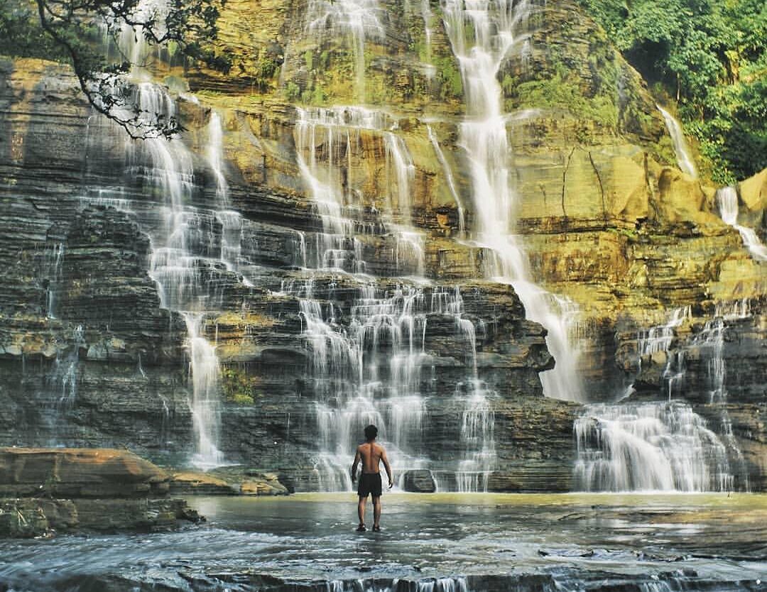 A photo of the magnificent Cigangsa falls nicely taken by  #exploresukabumi...