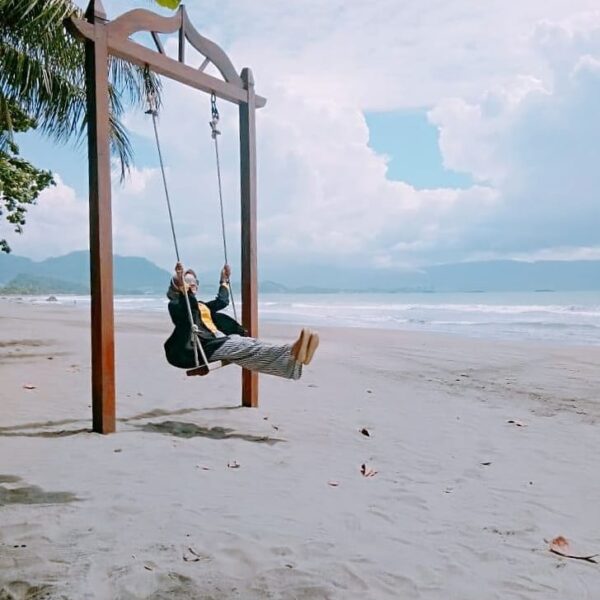 Anyone else hanging around waiting for the holiday arrive?
-
Photo by  taken at ...