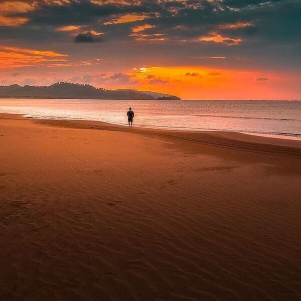 Beautiful isn't it? 
Did you miss watching the sunset?
-
-
Pantai Palangpang nic...