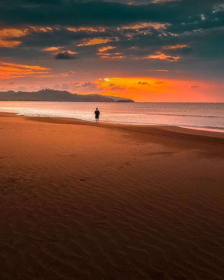 Beautiful isn't it? 
Did you miss watching the sunset?
-
-
Pantai Palangpang nic...