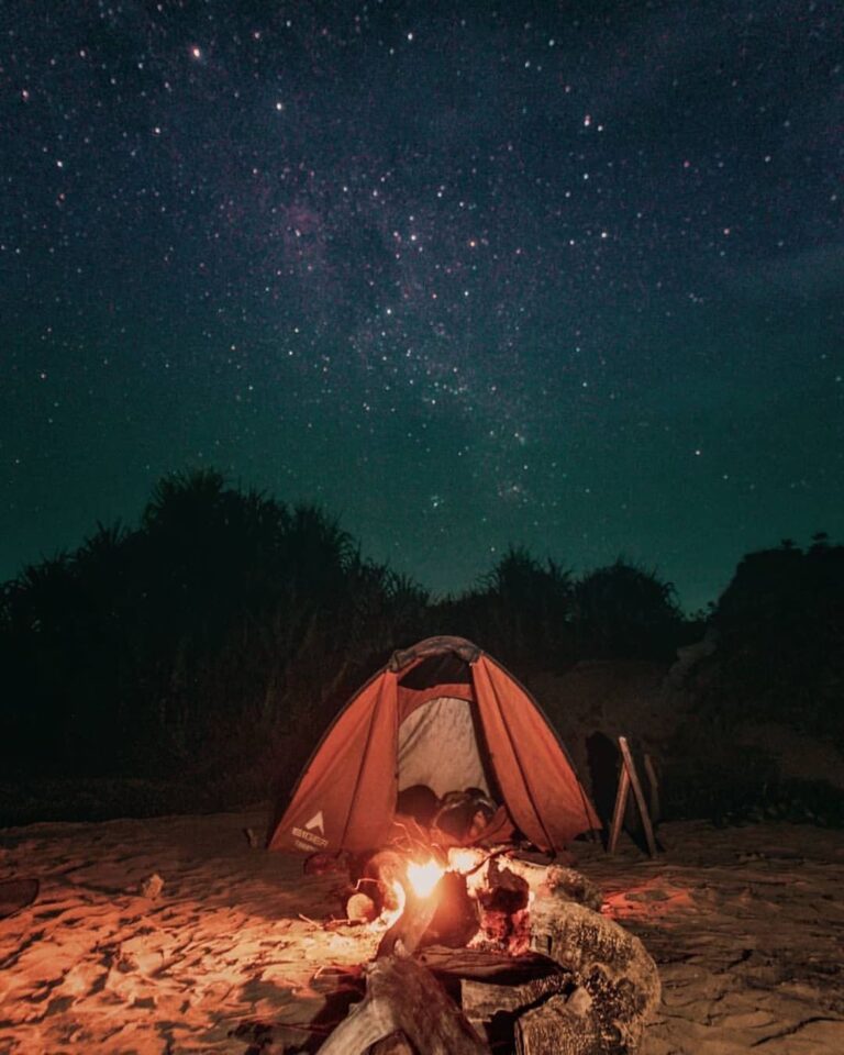 Calm night under the stars nicely captured by  #exploresukabumi...