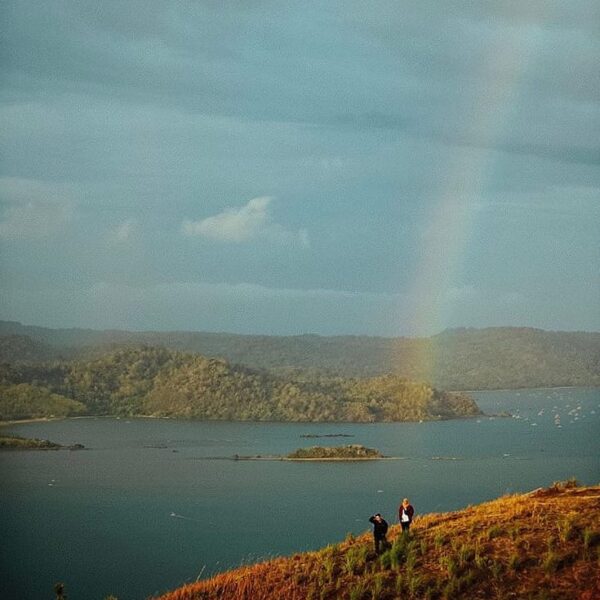 Comment with "" if you can see the rainbow!
-
-
A picture by  may give you anoth...