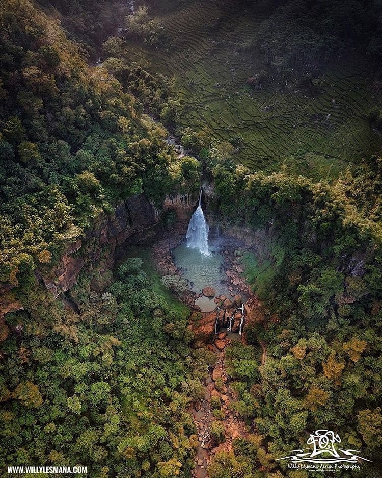 Curug Cimarinjung from above captured by  #exploresukabumi...