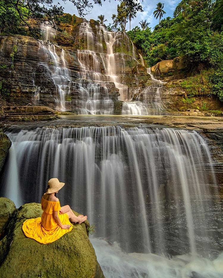 Eyegasm view of waterfall. No one will ever refuse the joy of looking at this st...