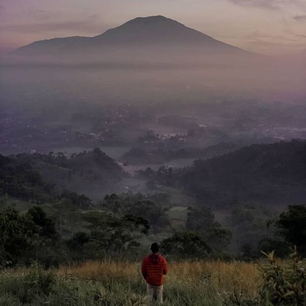 Morning view from Sabak Hill nicely captured by  #exploresukabumi...